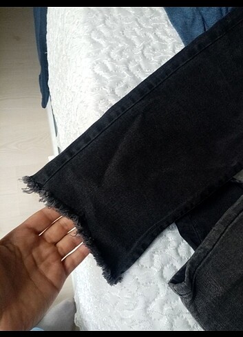 32 Beden siyah Renk Liralık pantolon