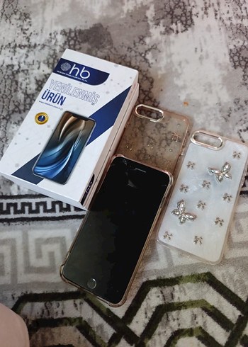 Ayfon 7 plus 128 GB kılıflar ve şarz yanında