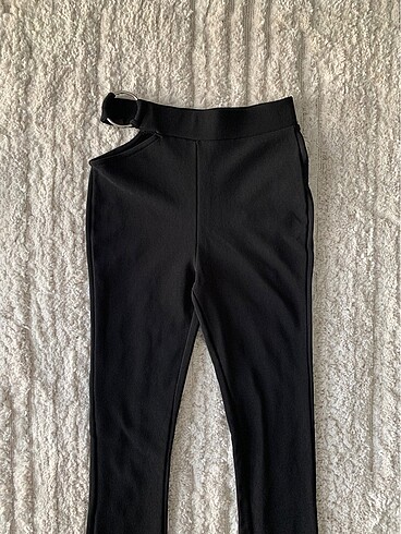Bel detaylı pantolon