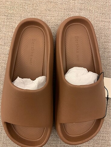 Bershka 36/37 numara yeezy model terlik