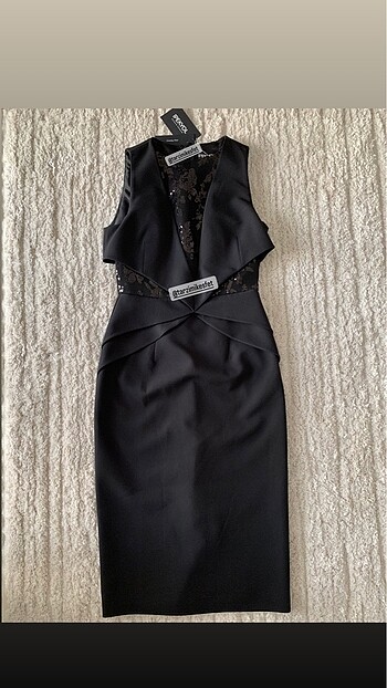 s Beden siyah Renk İpekyol Özgür Masur koleksiyon elbise