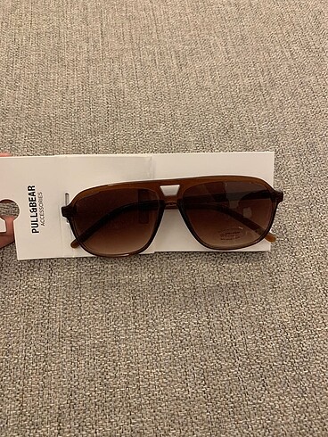 Pull and Bear Güneş gözlüğü