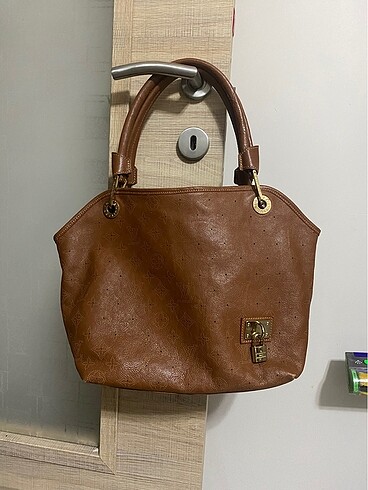 Louis Vuitton taba çanta