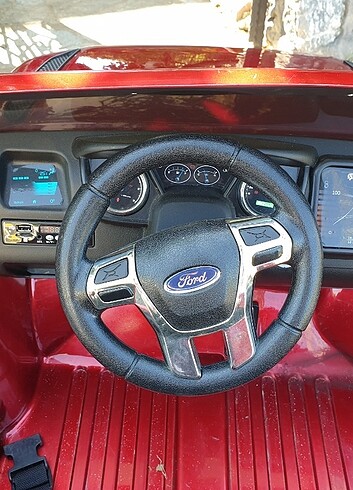 Ford Ranger 12V uzaktan kumandali akulu araba.