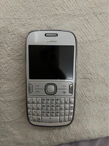 Nokia 302 klavyeli telefon