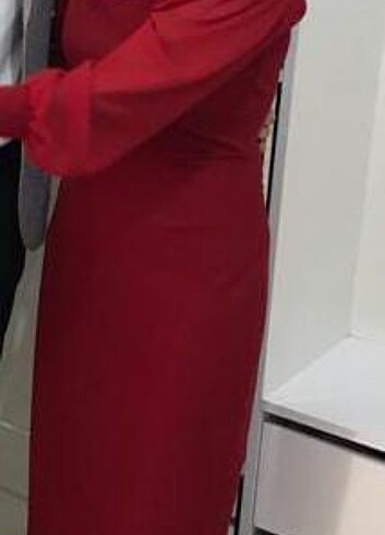 38 Beden kırmızı Renk Sadece bir kez giyinilmiş oldukça temiz zarif kaliteli kumaş r