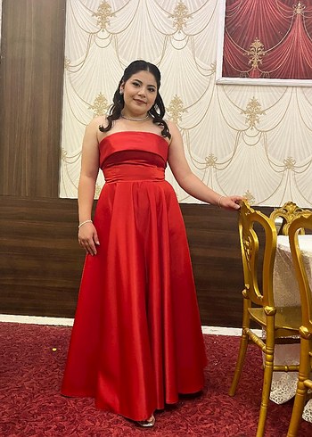 Kırmızı Drapeli Straplez Uzun Abiye Elbise Midi - Görsel 2