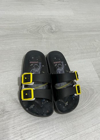 27 Beden Erkek çocuk terlik.
