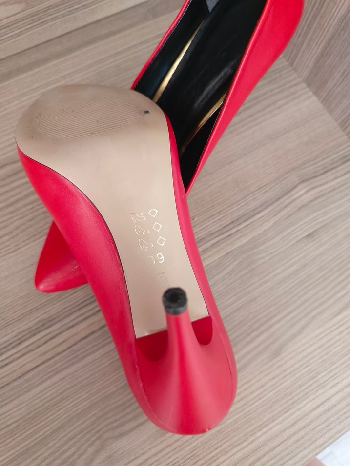 kırmızı 12 cm stiletto evde birkaç kez giyildi - Görsel 4