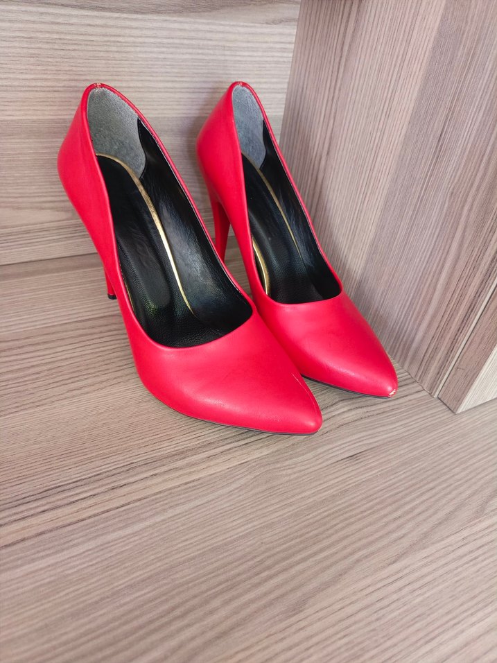 kırmızı 12 cm stiletto evde birkaç kez giyildi - Görsel 2