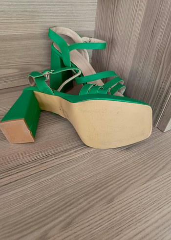Yeşil Parlak Platform Topuklu Kadın Sandalet - Görsel 5