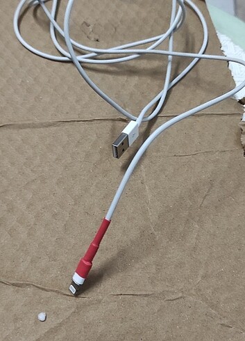 iPhone şarj kablosu 