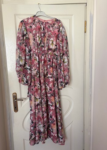 Pembe V Yaka Fırfırlı uzun elbise - Görsel 2