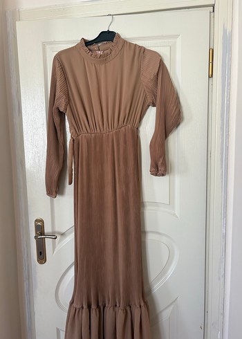 Düğmeli V Yaka Bej  elbise - Görsel 3