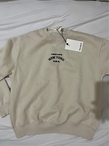 PULL AND BEAR SWEATSHIRT