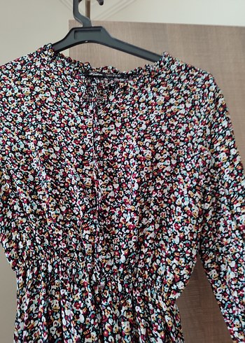 Düğmeli V Yaka Desenli - Görsel 2