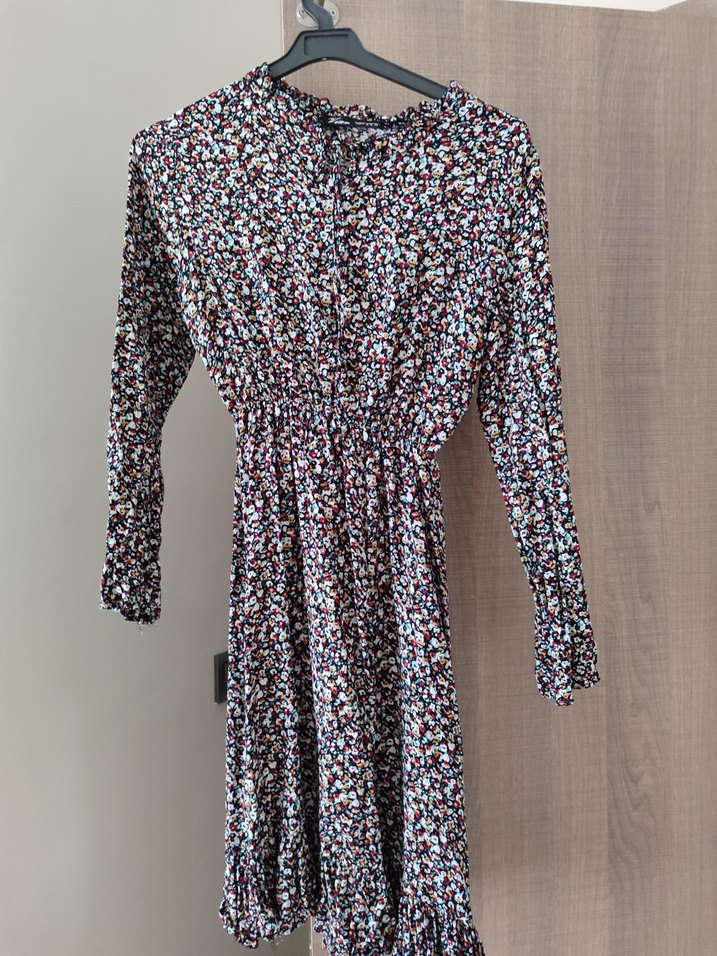 Düğmeli V Yaka Desenli - Görsel 3