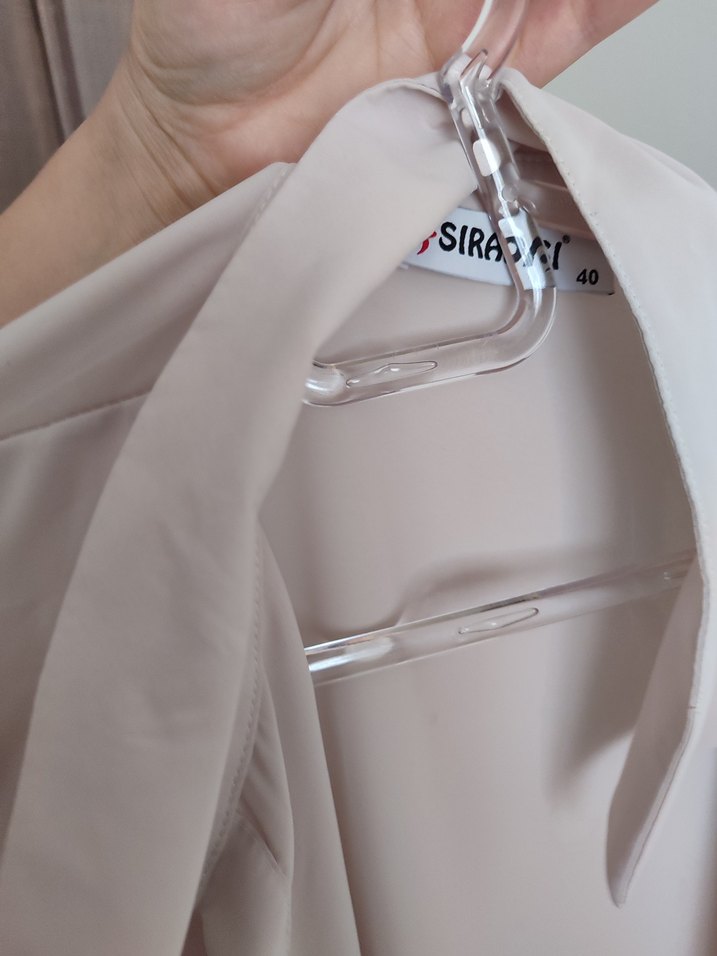 Düğmeli Beyaz gömlek - Görsel 3