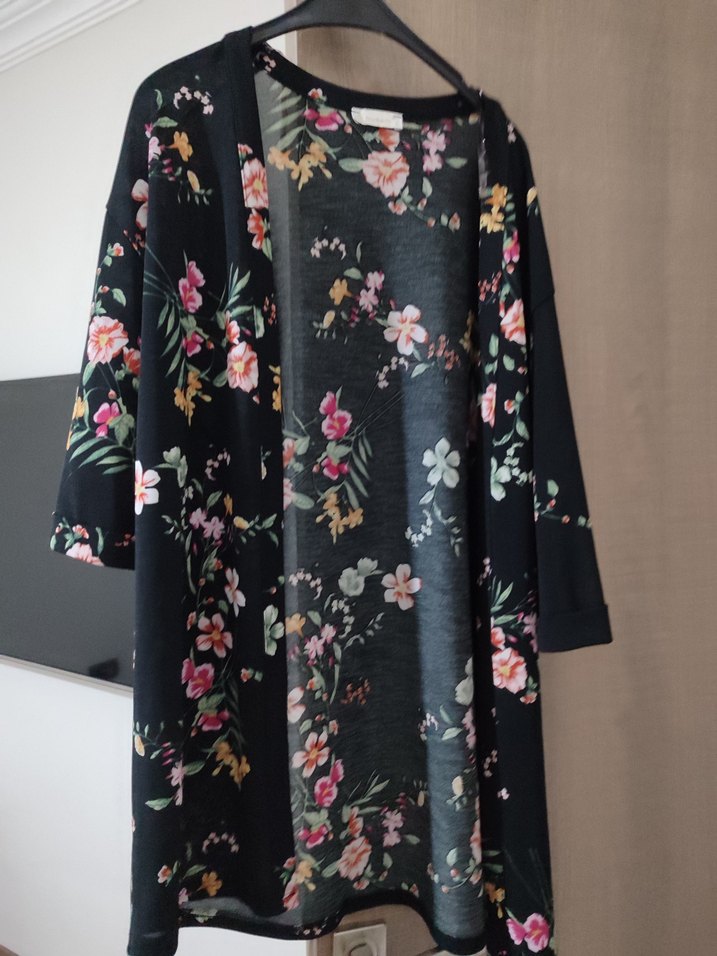 Çiçek Desenli Siyah Bohem Kadın Kimono - Görsel 3