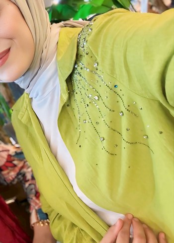  Beden yeşil Renk Açık Yeşil taşlı gömlek