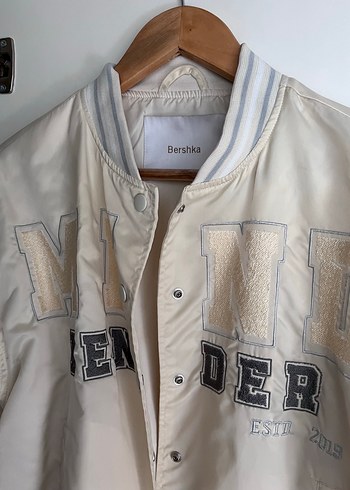 Bershka Beyaz Kadın Bomber Ceket Düğmeli