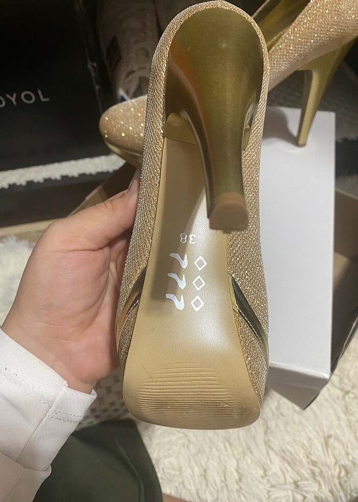 Topuklu ayakkabı - Görsel 2