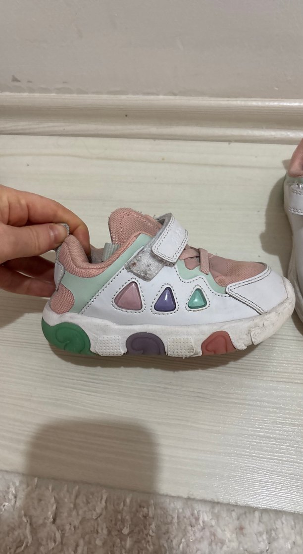 Kız Çocuk Pembe Cırtcırtlı Spor Ayakkabı - Görsel 4