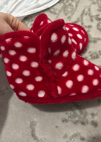 Kız Çocuk Kırmızı Puantiyeli Sıcak Terlik - Görsel 3