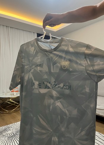 Erkek Gri Baskılı Kısa Kollu Spor Forma - Görsel 2