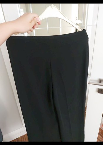 Siyah Kadın Midi Geniş Kesim Kemerli Kumaş Pantolon - Görsel 3