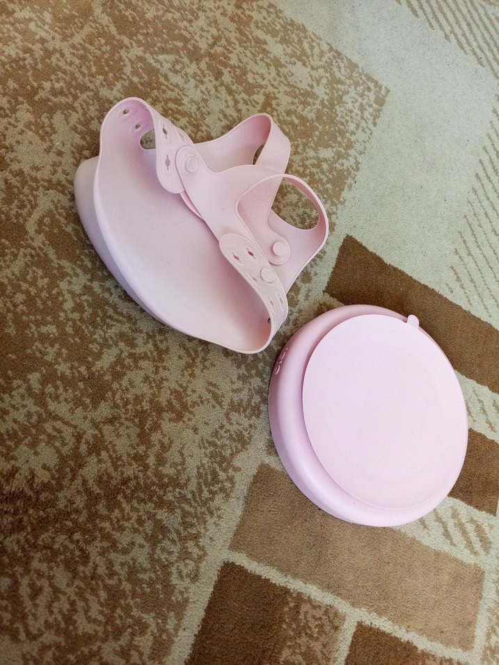 Oioi Bebek Önlüğü ve vakum tabanlı silikon tabağı - Görsel 3