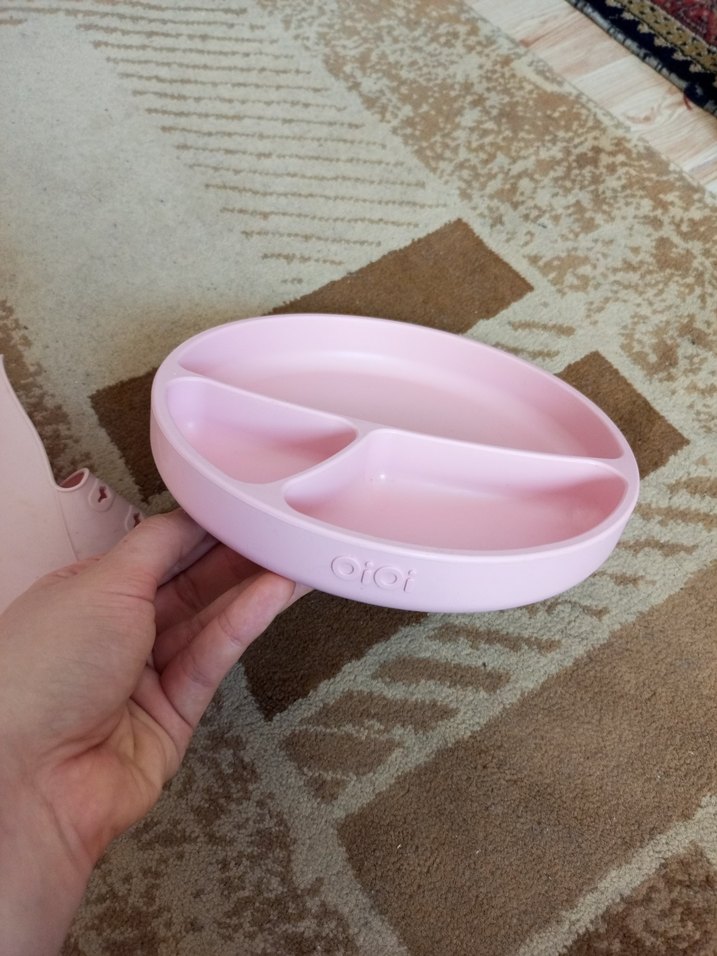 Oioi Bebek Önlüğü ve vakum tabanlı silikon tabağı - Görsel 2