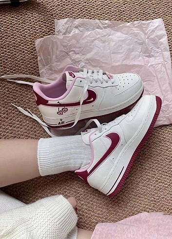Nike happy valentines snekar