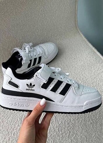 Adidas spor ayakkabı 