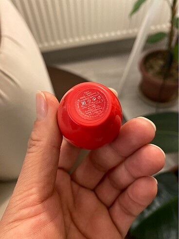  Beden Oriflame çilek özlü dudak balmı