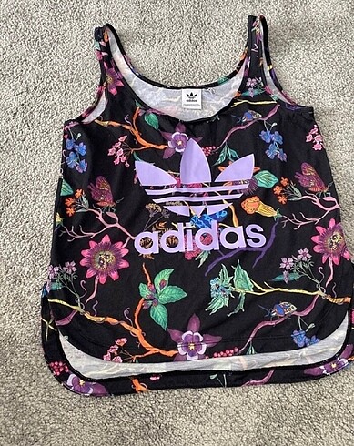 Adidas üst
