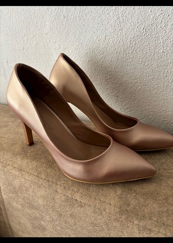 37 Beden Bej Parlak Stiletto Topuklu Kadın Ayakkabı