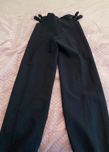 Kemer Detaylı Siyah Midi Kumaş Kadın Pantolon - Görsel 3