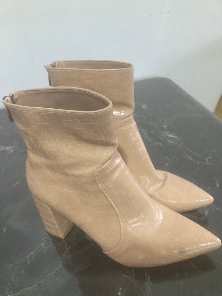 Bej Kadın Deri Kroko Desenli Topuklu Bot - Görsel 2