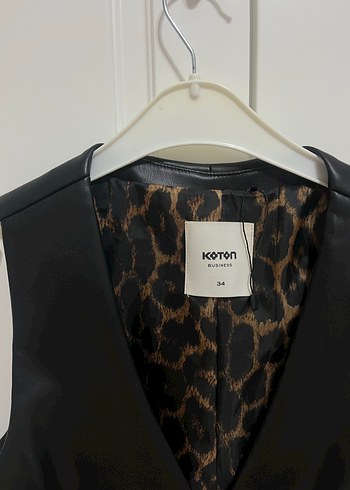 Siyah Deri Düğmeli Kolsuz Yelek - Görsel 2