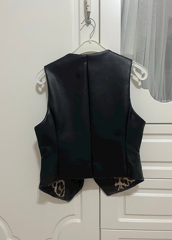 Siyah Deri Düğmeli Kolsuz Yelek - Görsel 4