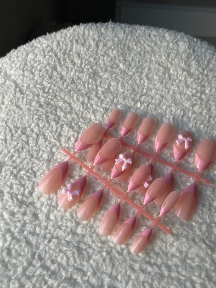 Pembe french charmlı takma tırnak - Görsel 2