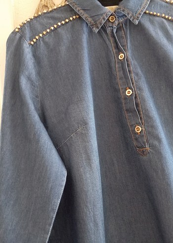 44 Beden Düğmeli kot. Uzun Kollu Mavi Denim Tunik omuzlari inci detayli