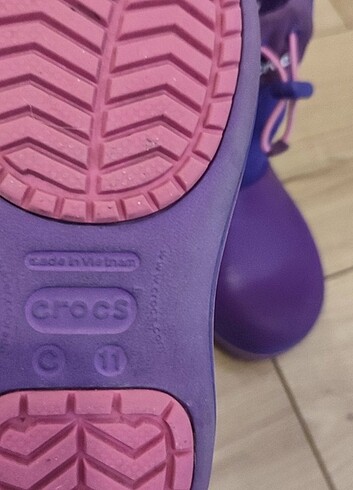 28 Beden Crocs bot