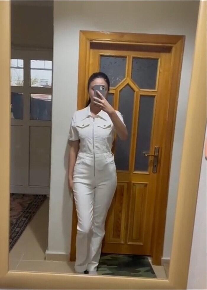 Krem fermuarlı tulum - Görsel 3