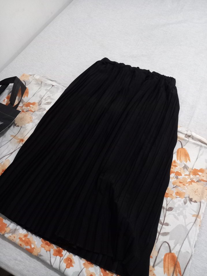 Kadın Siyah Piliseli Midi Etek - Görsel 2