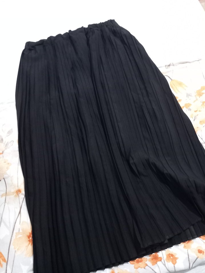 Kadın Siyah Piliseli Midi Etek - Görsel 3