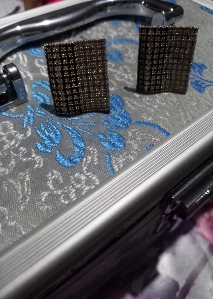 Desenli taşlı küpe  - Görsel 2