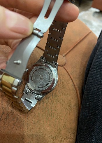 Santa Barbara Polo Kadın Zincir Detaylı Altın Saat - Görsel 4