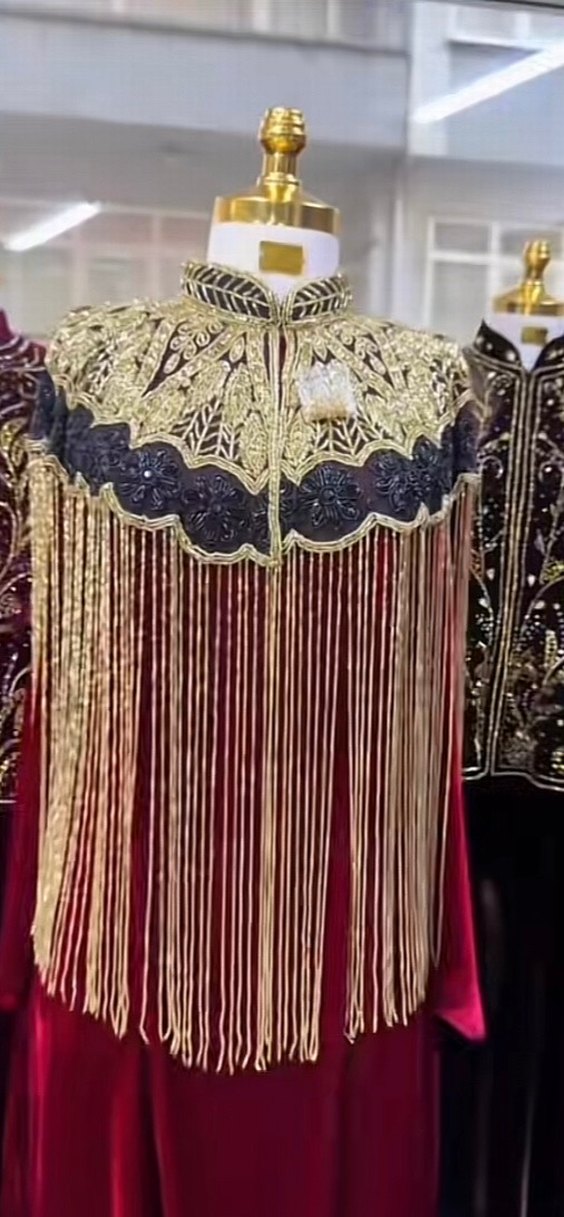 Bordo Nakışlı Püsküllü Uzun Kol Elbise - Görsel 3